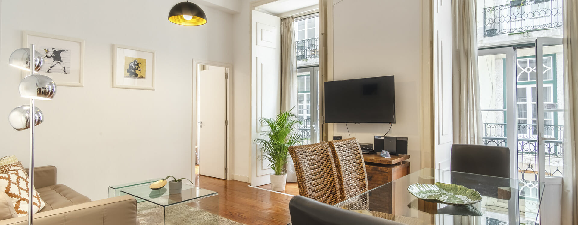 Lisbon Apartment With Balcony And City View